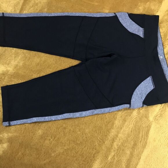 VElOCITY CROPPED BLACK WOMAN LEGGINGS SIZE M - Picture 10 of 12